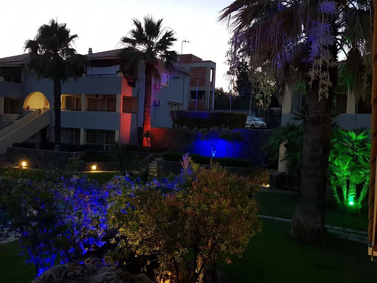 Asteraki Aparthotel Gouvia Esterno foto