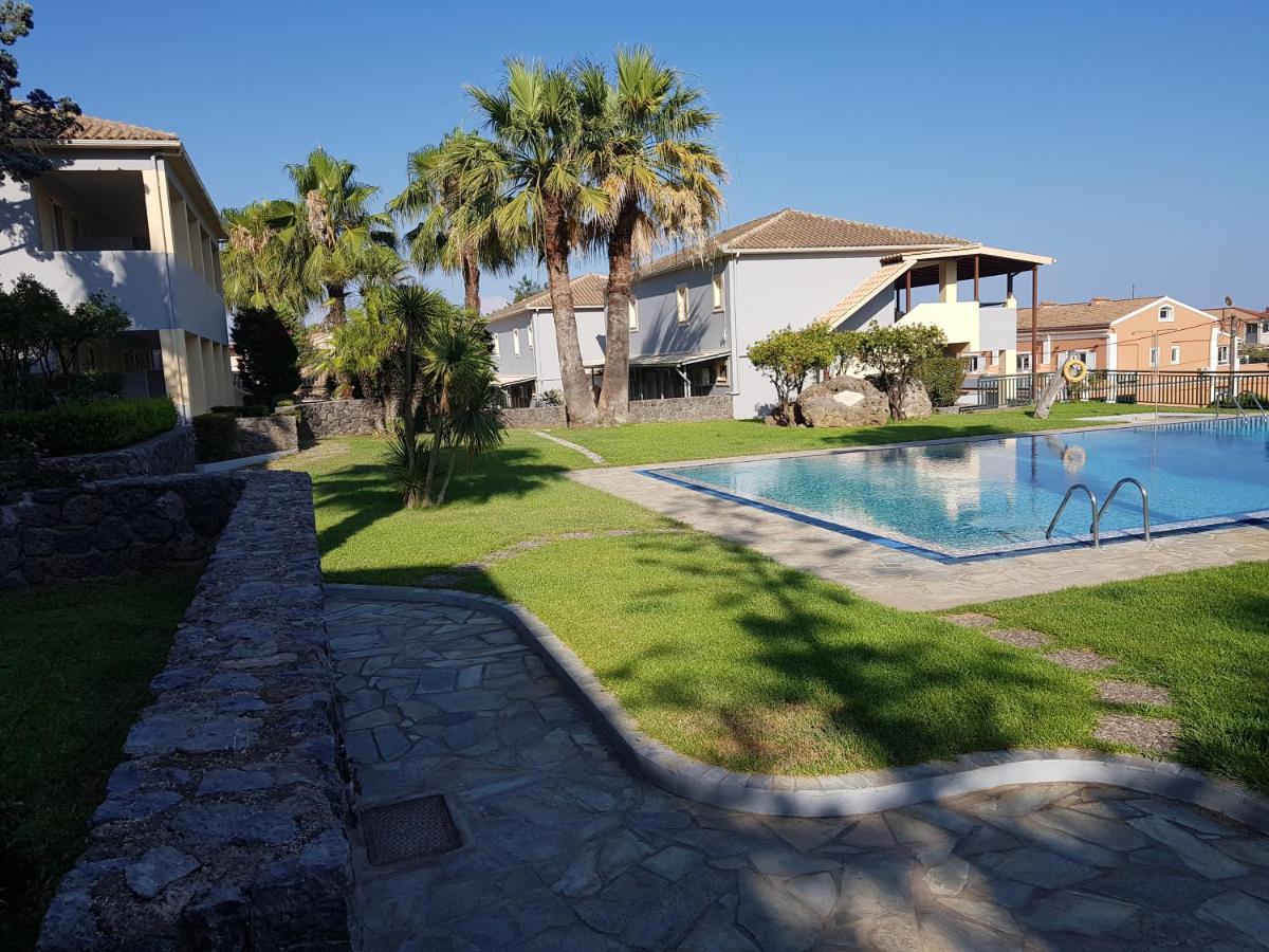 Asteraki Aparthotel Gouvia Esterno foto