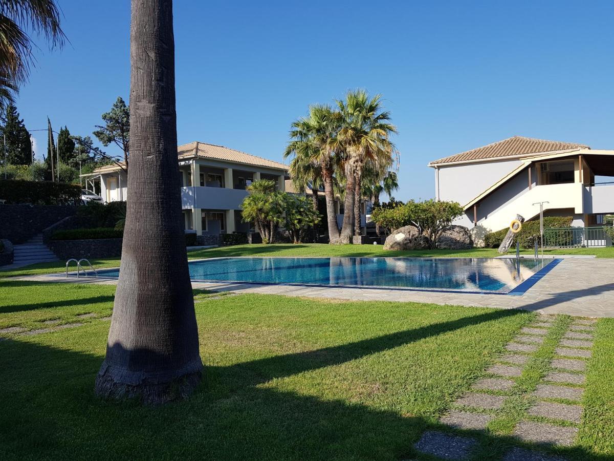 Asteraki Aparthotel Gouvia Esterno foto