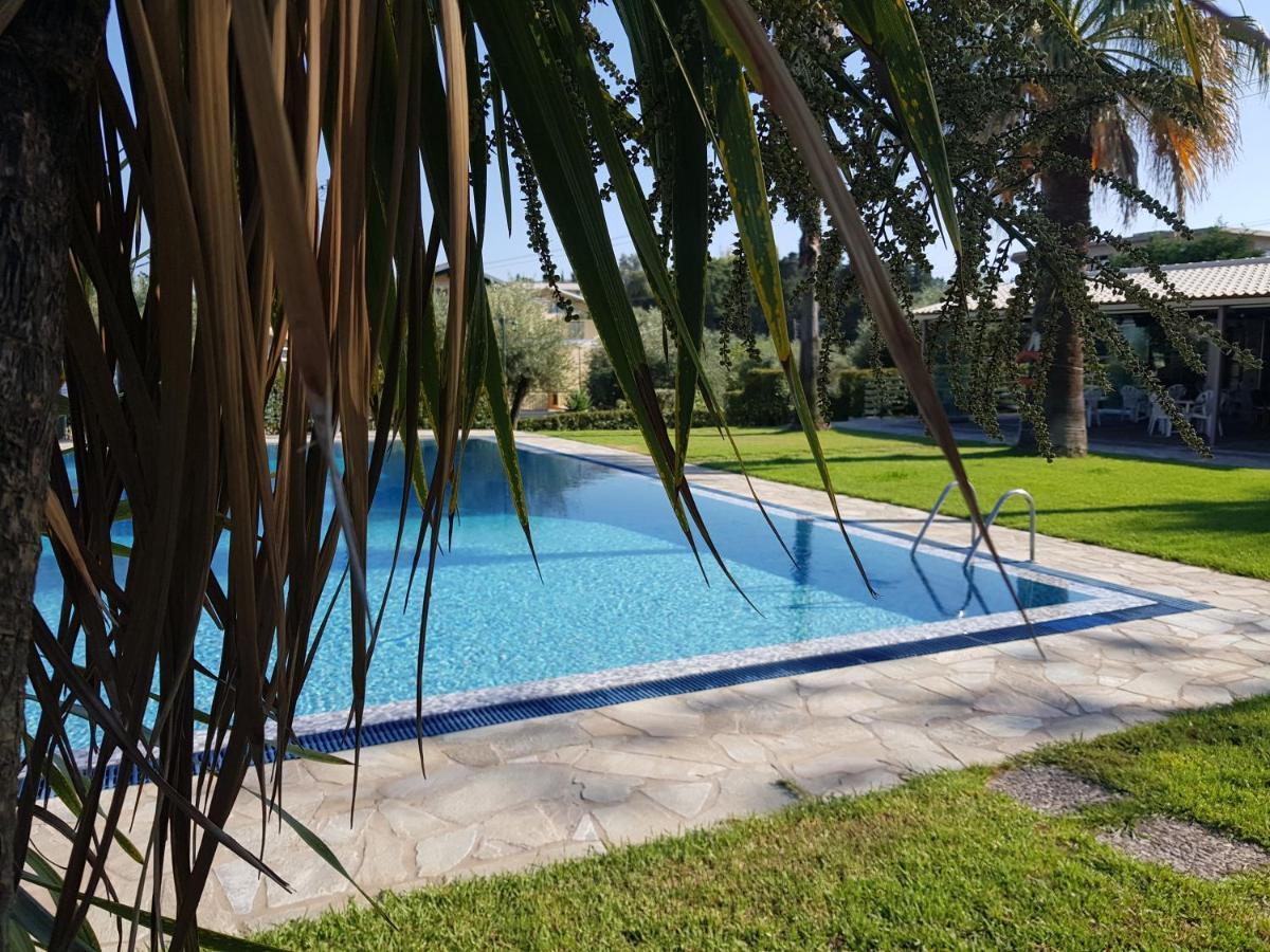 Asteraki Aparthotel Gouvia Esterno foto
